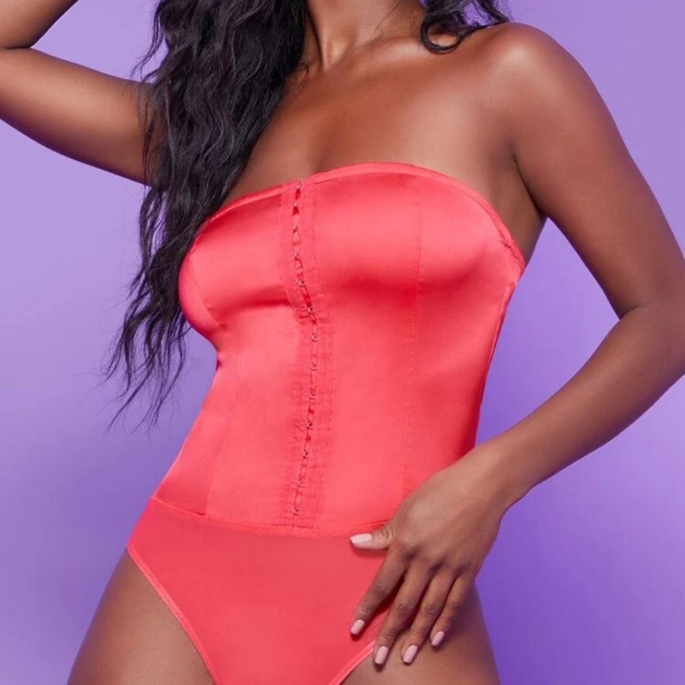 Strapless bodysuit